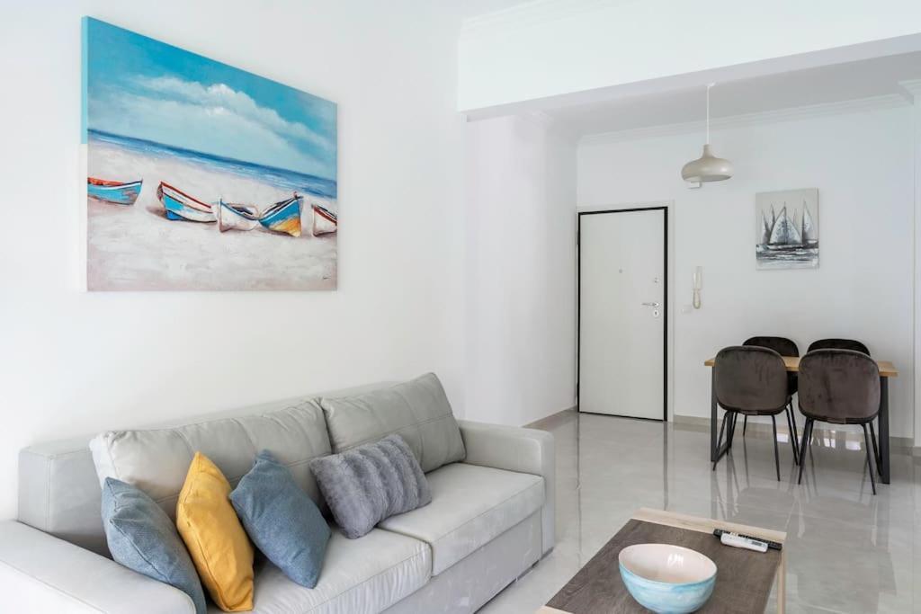 Alimos Sun-Filled Apartment Athena Bagian luar foto