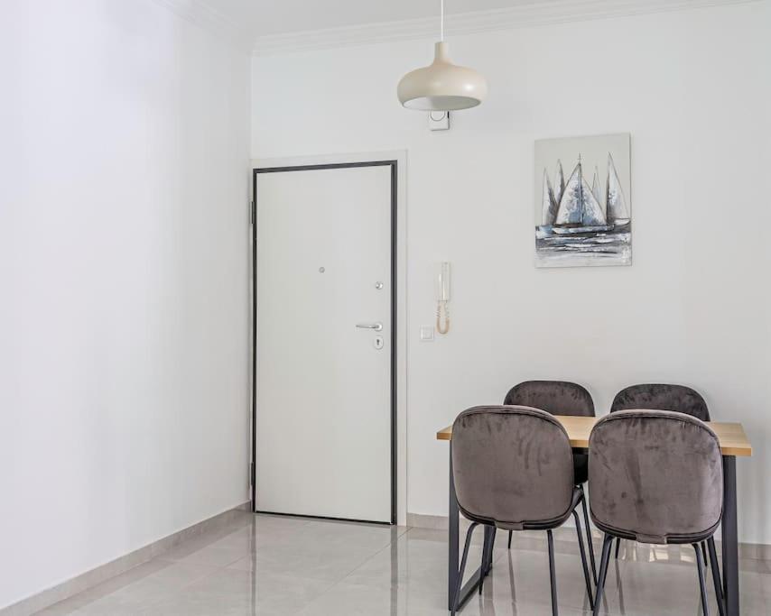 Alimos Sun-Filled Apartment Athena Bagian luar foto