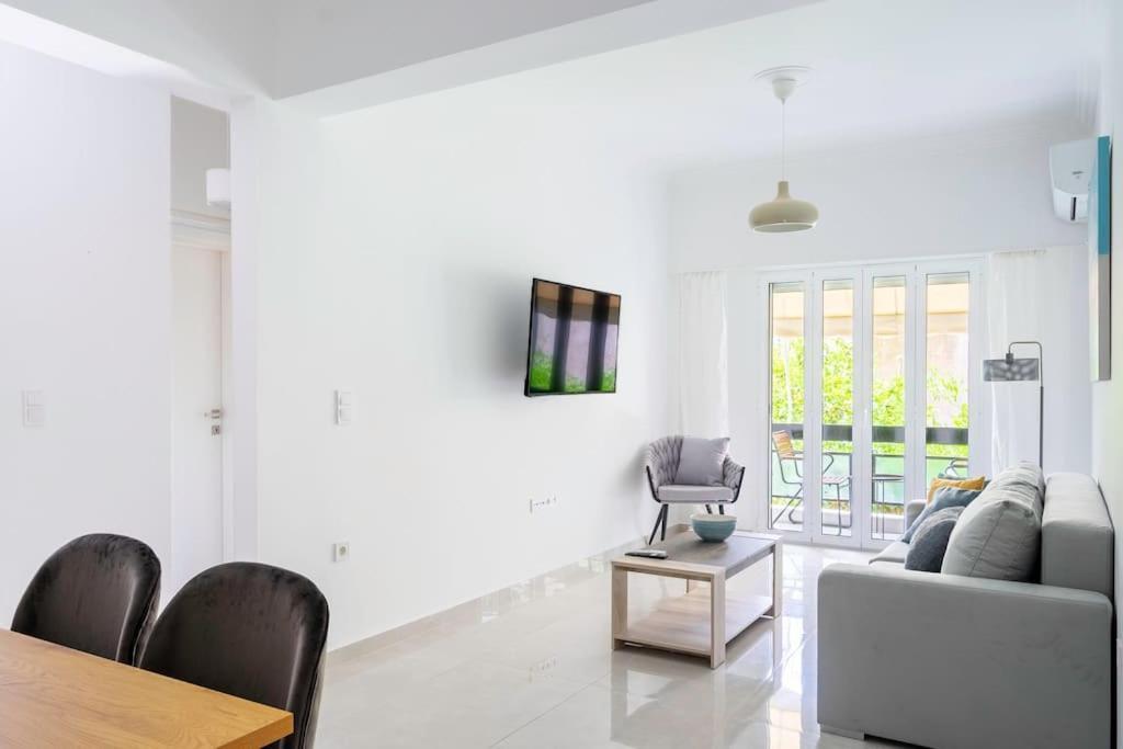 Alimos Sun-Filled Apartment Athena Bagian luar foto